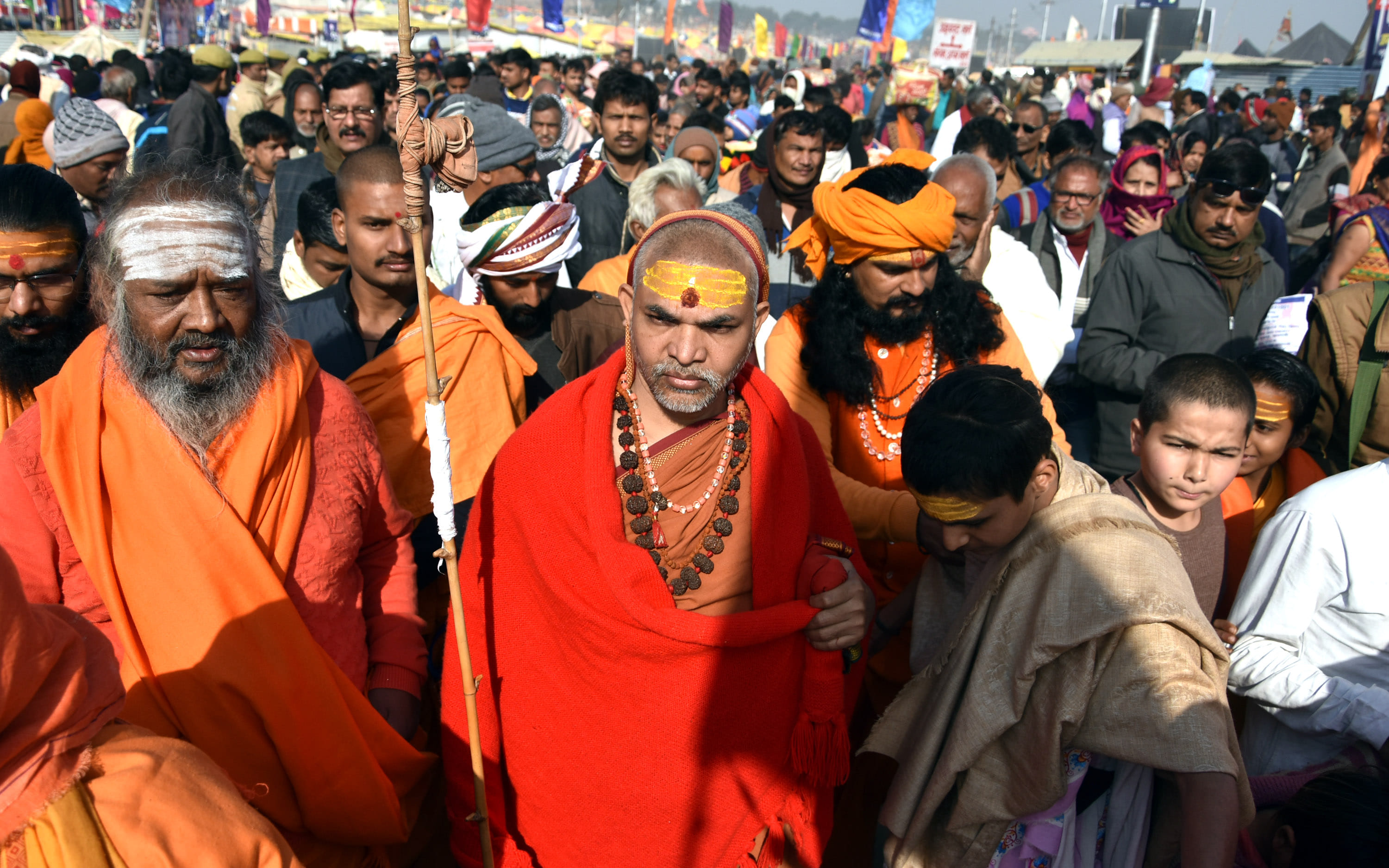 Mahamandaleshwar-Peetadhishwars took a dip including Shankaracharya