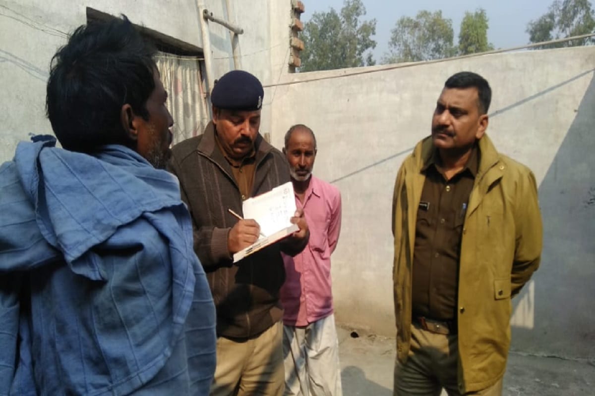 Miscreants have looted in many houses in a village of Meerut city