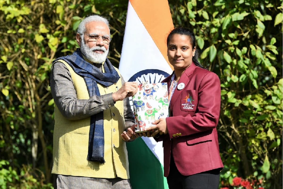 Vinayak Bahadur and Aarushi Sharma of Meerut meet to Prime Minister Narendra Modi at Delhi