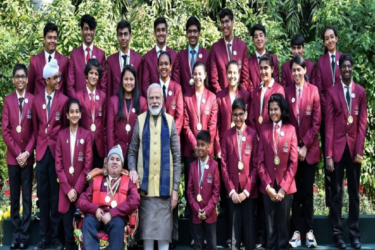 Vinayak Bahadur and Aarushi Sharma of Meerut meet to Prime Minister Narendra Modi at Delhi