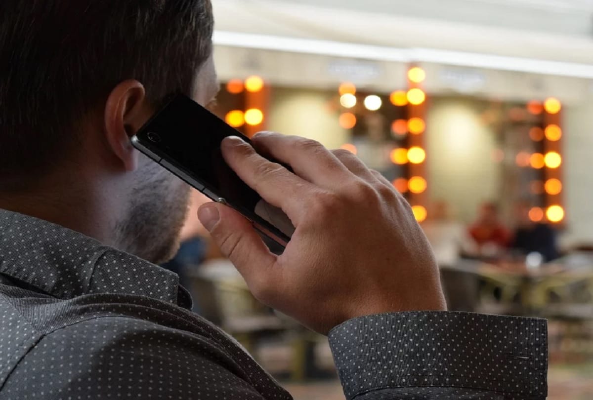 how did it begin to say hello on the phone know interesting story