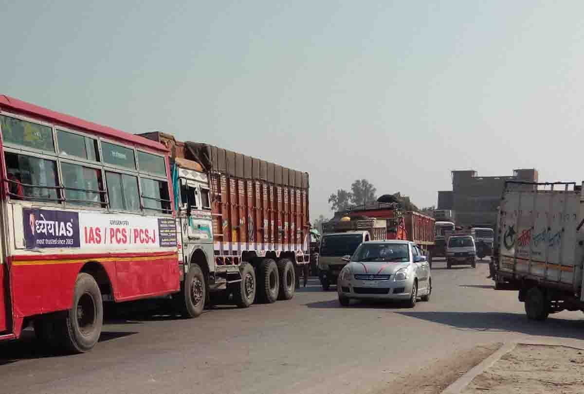 Fatehpur: four hours jammed on the highway, vehicles stranded due to ten km long line