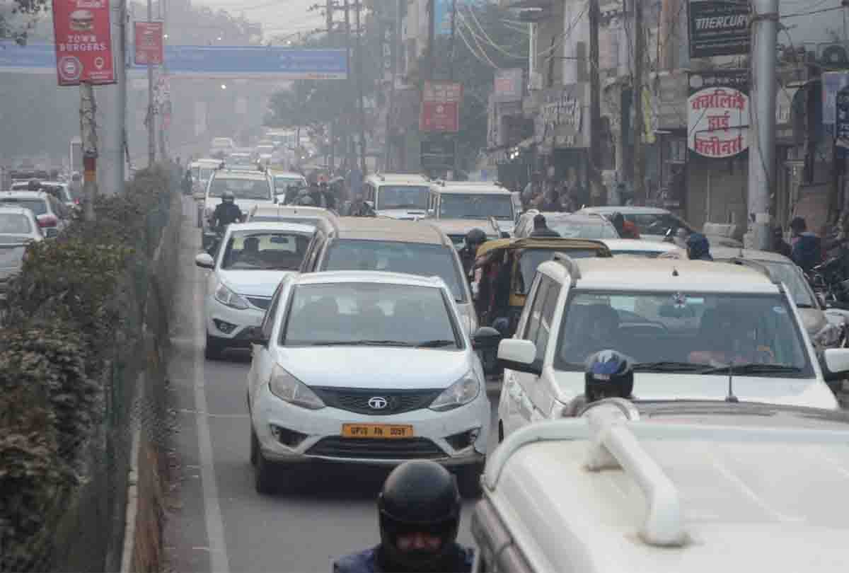 Ambulance stuck in jam, injured woman dead
