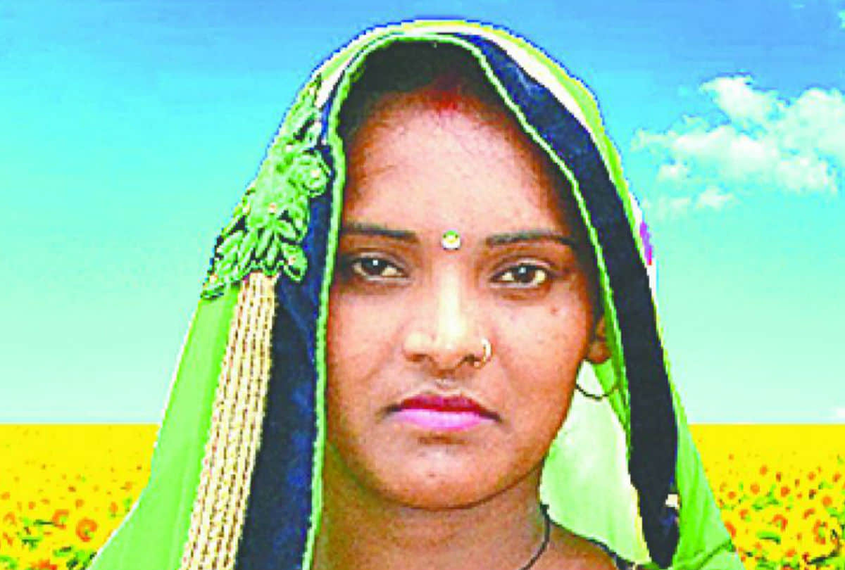 woman save her son before dies in road accident
