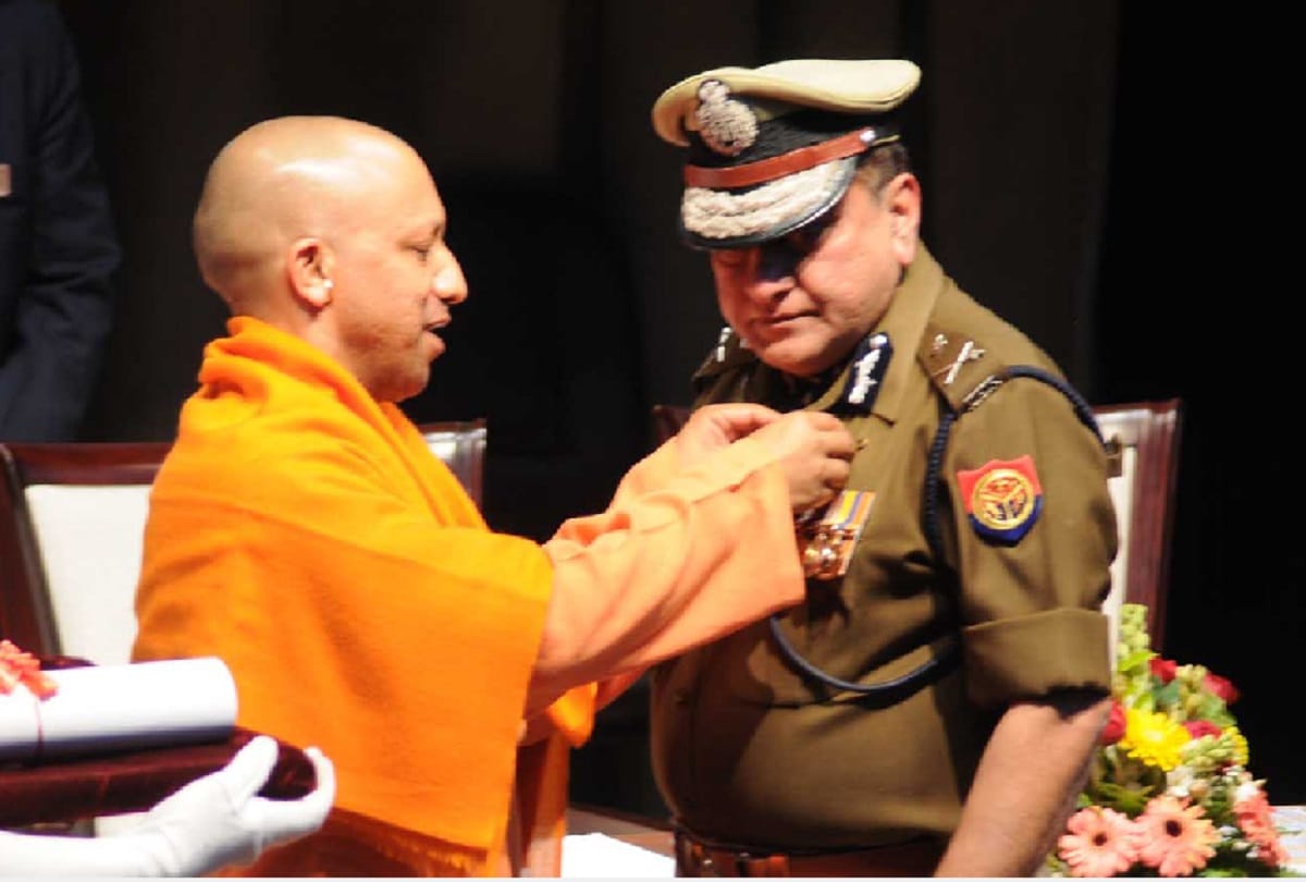 Government gift to police personnel on the evening of Republic Day