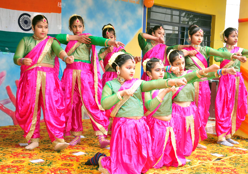 Republic Day celebrated with enthusiasm in schools