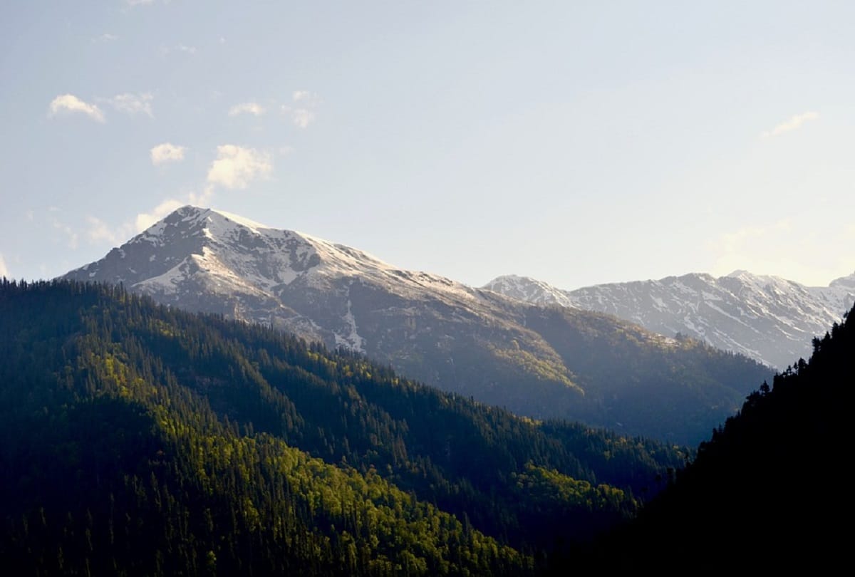 Rescue operations suspended after climbers are not detected in pakistan