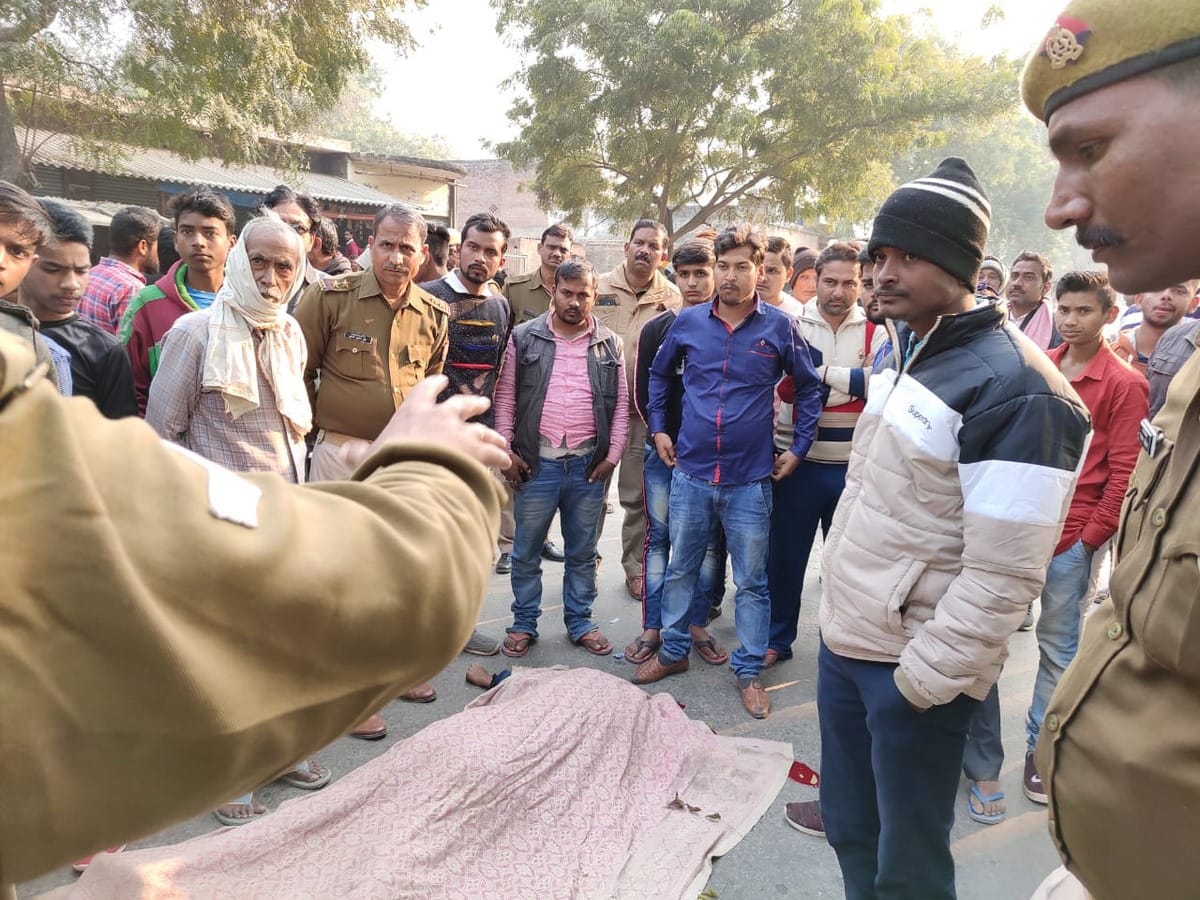 Teen boy died by truck in jaunpur