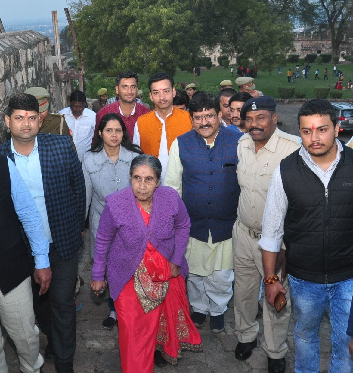 pm modi wife come jhansi and watch jhansi fort