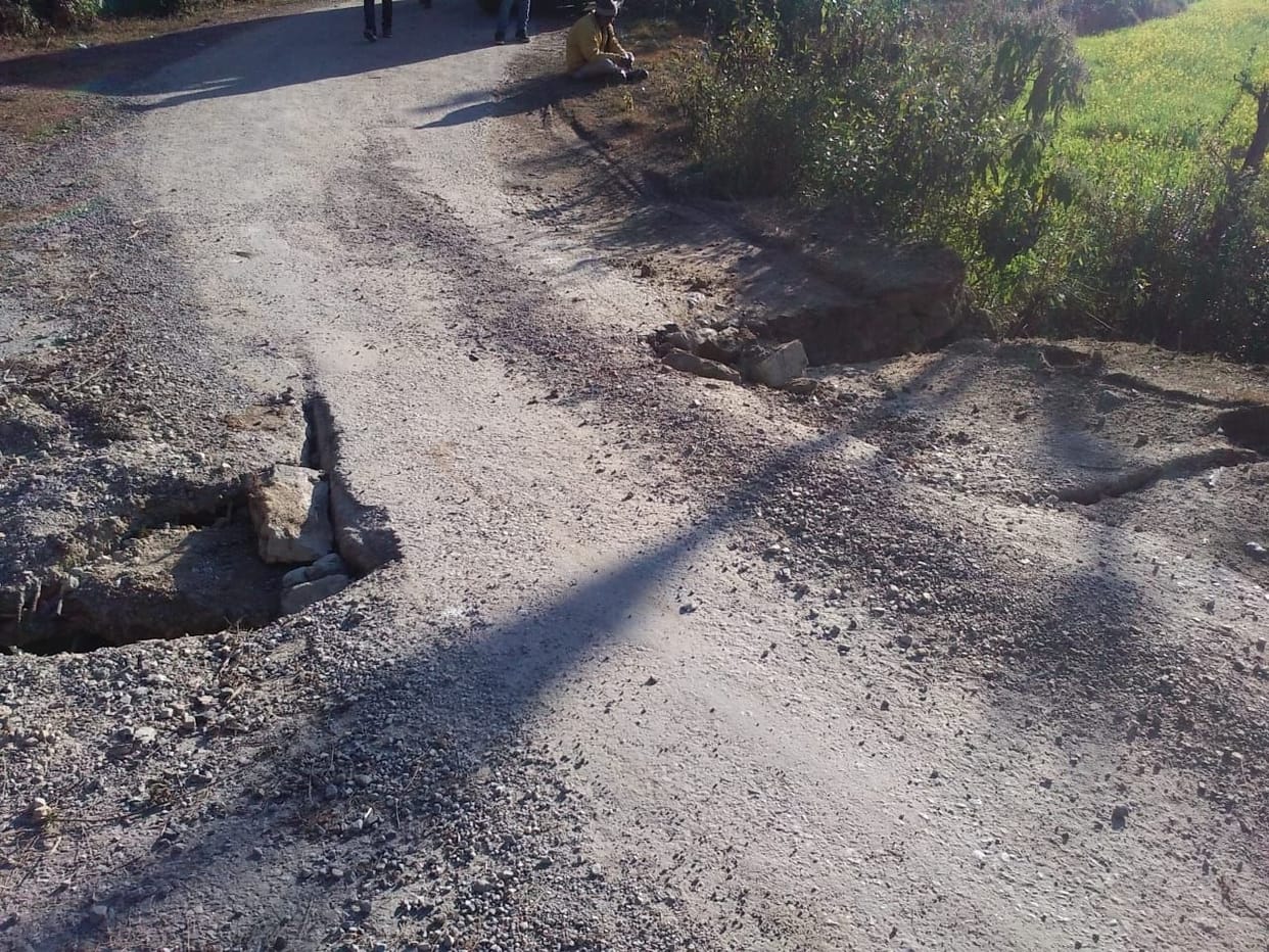 Colvert wall broken, Bhuyana-Gadera road closed