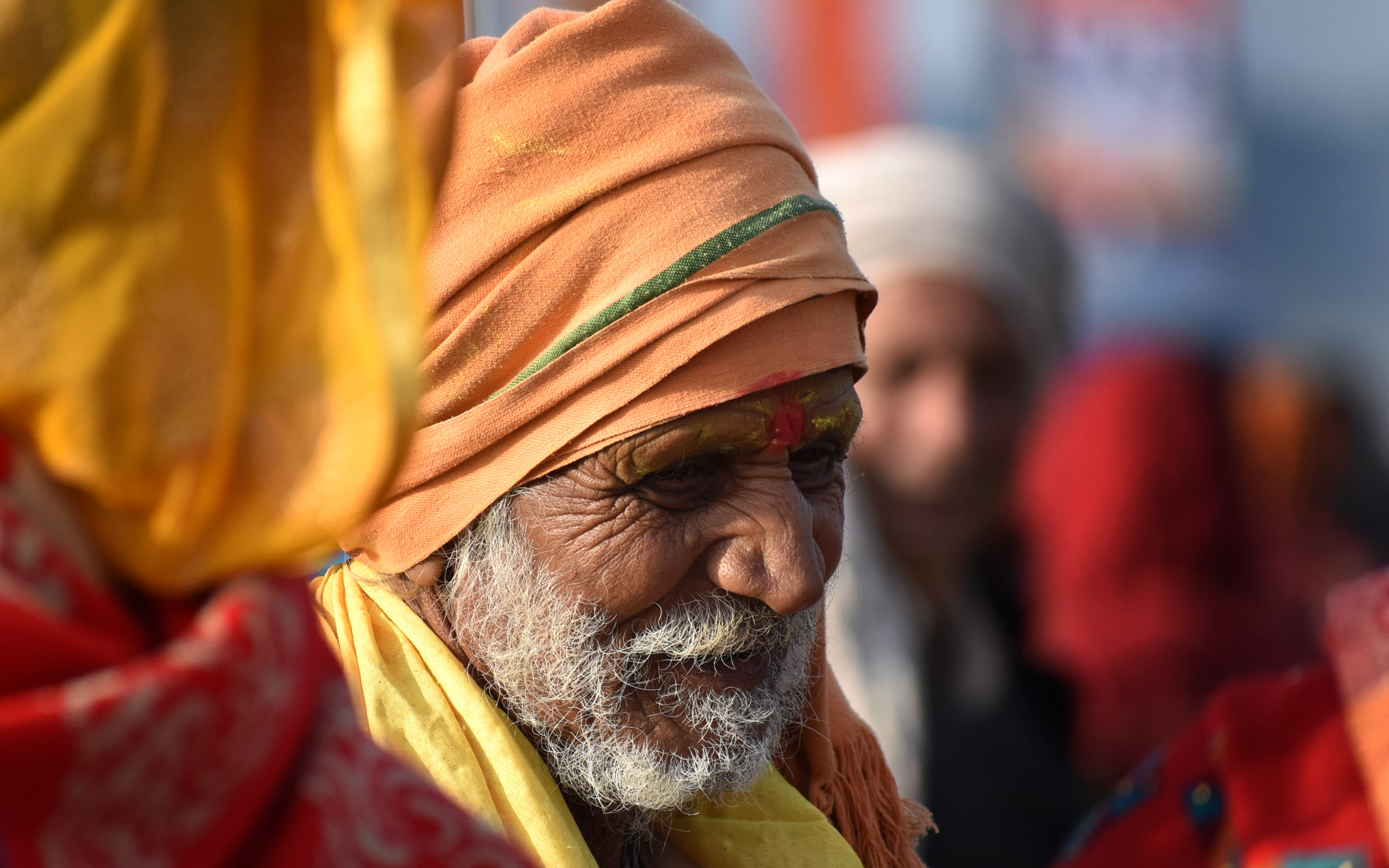 On the second day of Amavasya, lakhs of devotees took a silent dip