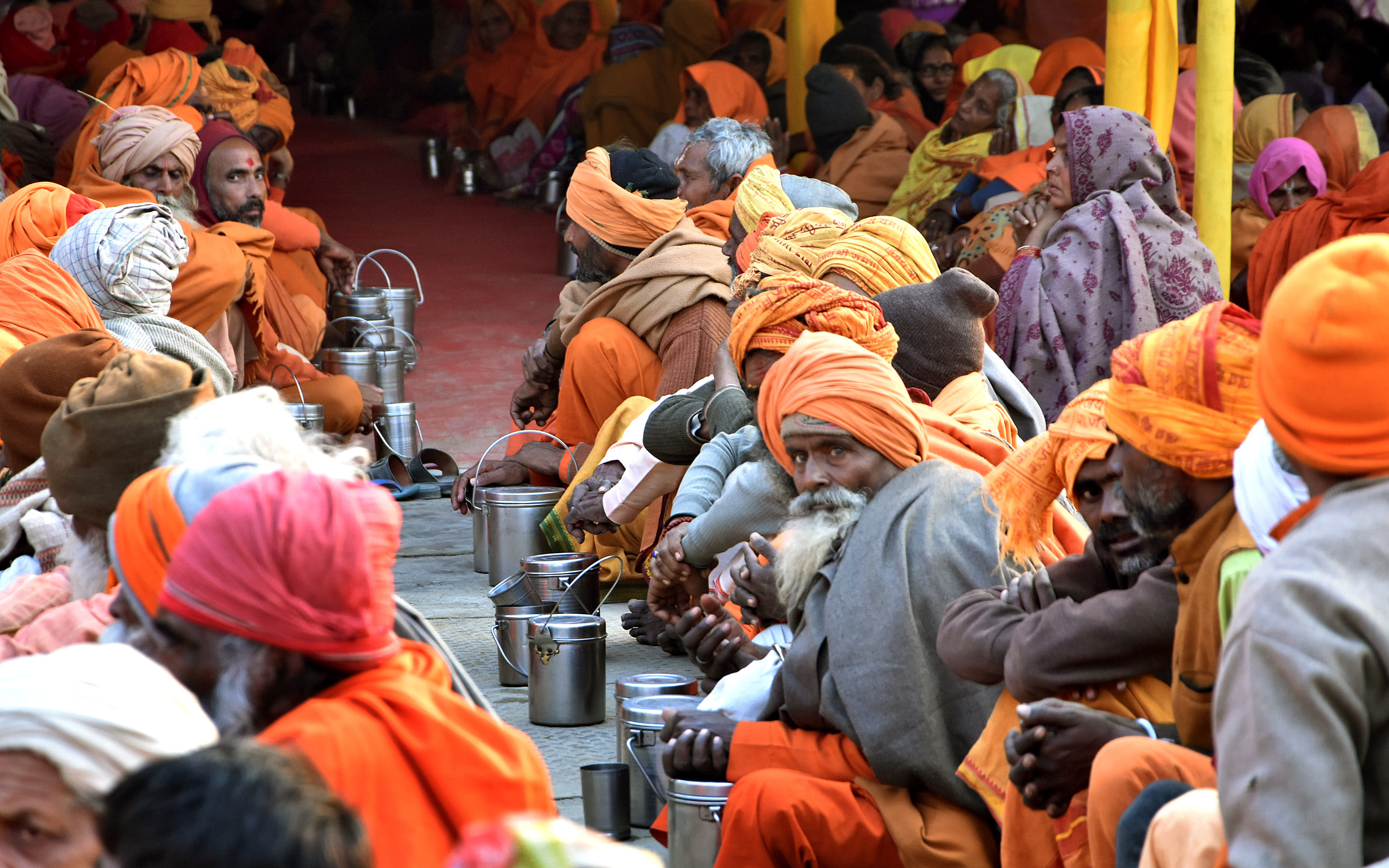 On the second day of Amavasya, lakhs of devotees took a silent dip