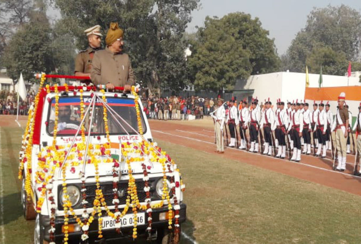 Republic Day Celebration in Agra Police Line Parade Ground Last farewell to three not three rifle