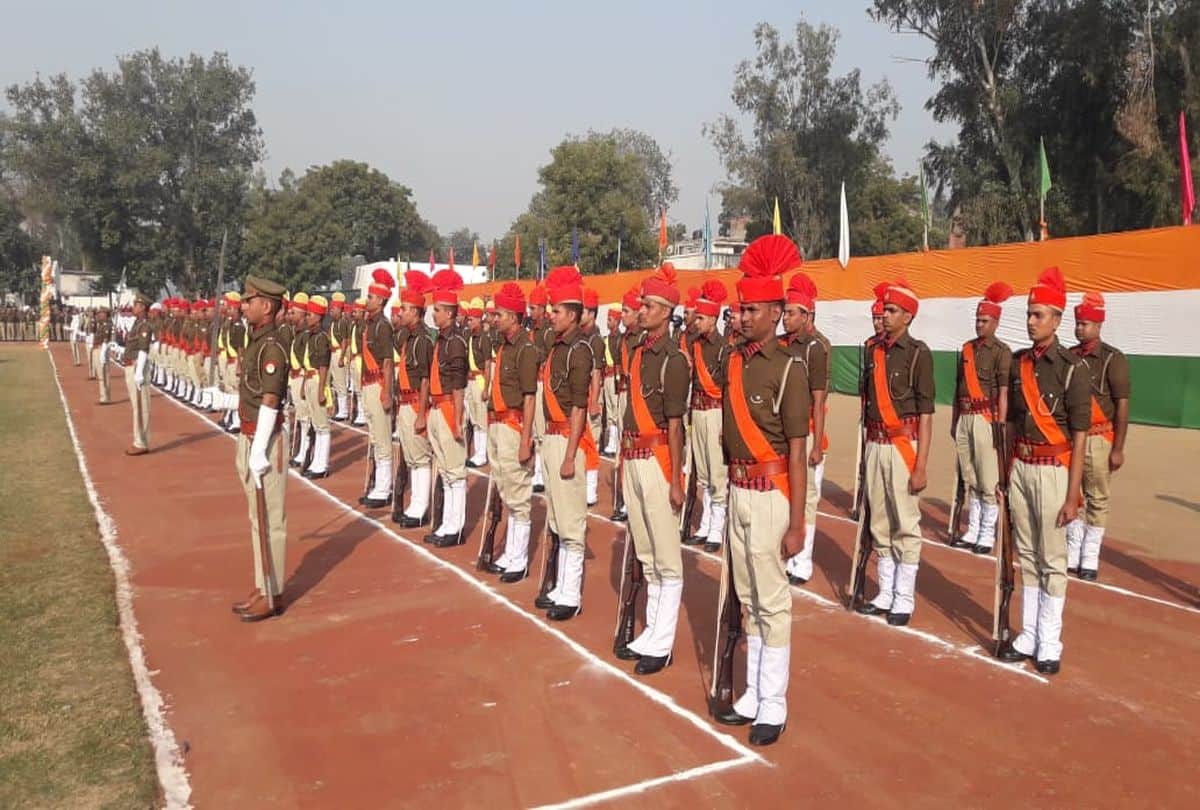 Republic Day Celebration in Agra Police Line Parade Ground Last farewell to three not three rifle