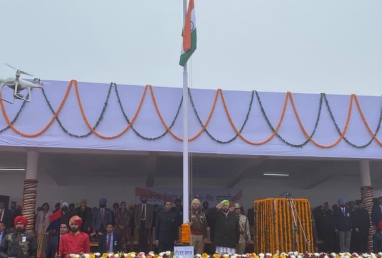 republic day 2020: Punjab CM Capt Amarinder Singh Hoist Flag at Mohali