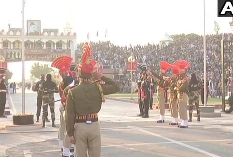 Republic Day 2020: Beating retreat ceremony At Attari Border on Republic Day