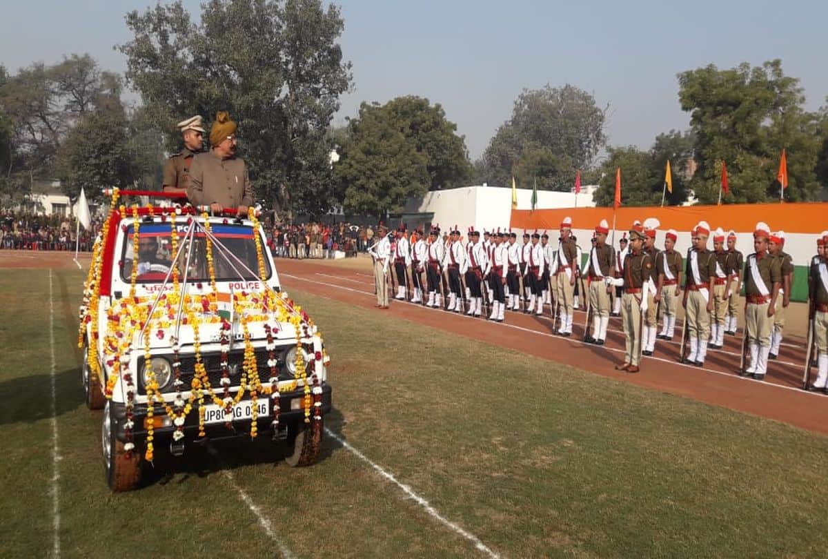 Republic Day Celebration in Agra Police Line Parade Ground Last farewell to three not three rifle
