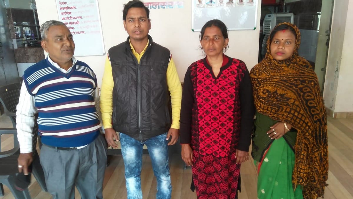Uttarkhand police introduce 15 years later mother to her daughter in Mughalsarai chandauli