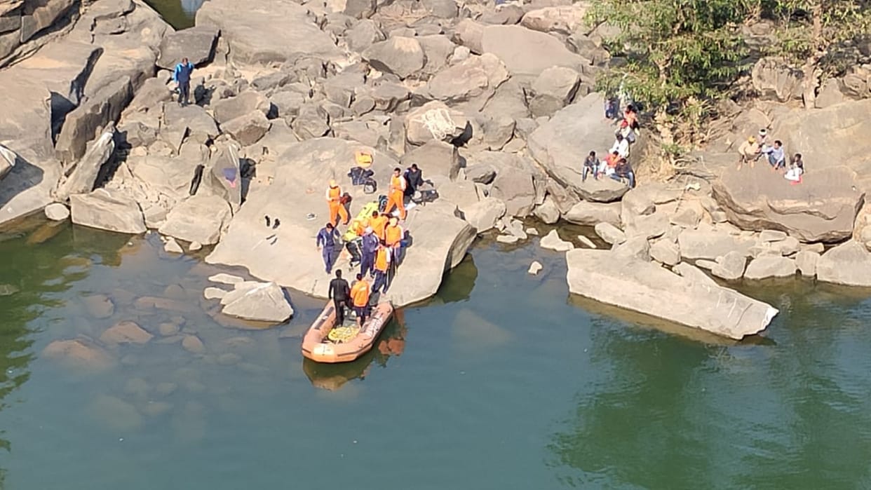 The craze of a selfie taken in the face of death in Purvanchal is astonishing report