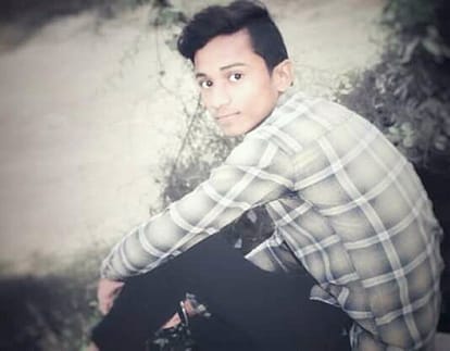 The craze of a selfie taken in the face of death in Purvanchal is astonishing report