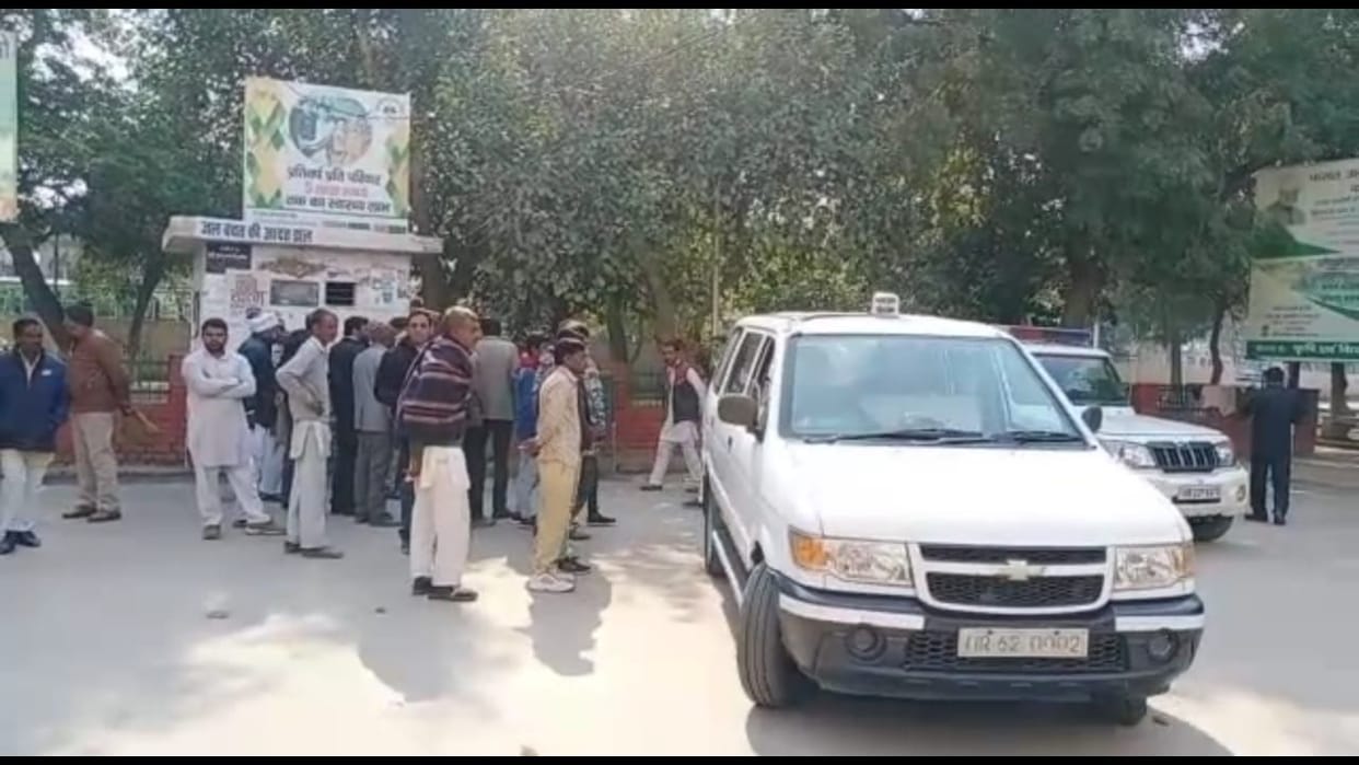 old man killed, two injured when stopped from standing in street, fatehabad