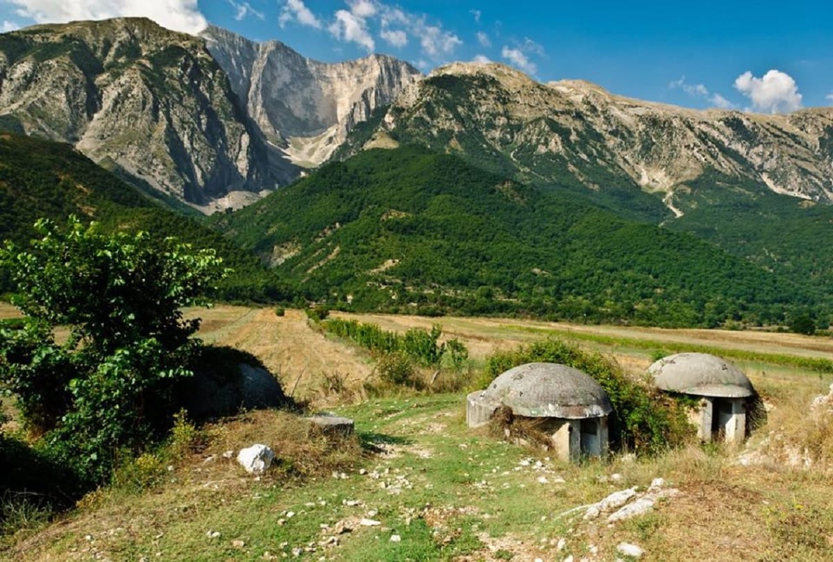 albania dictator enver hoxha who built 13 thousand bunkers in his country