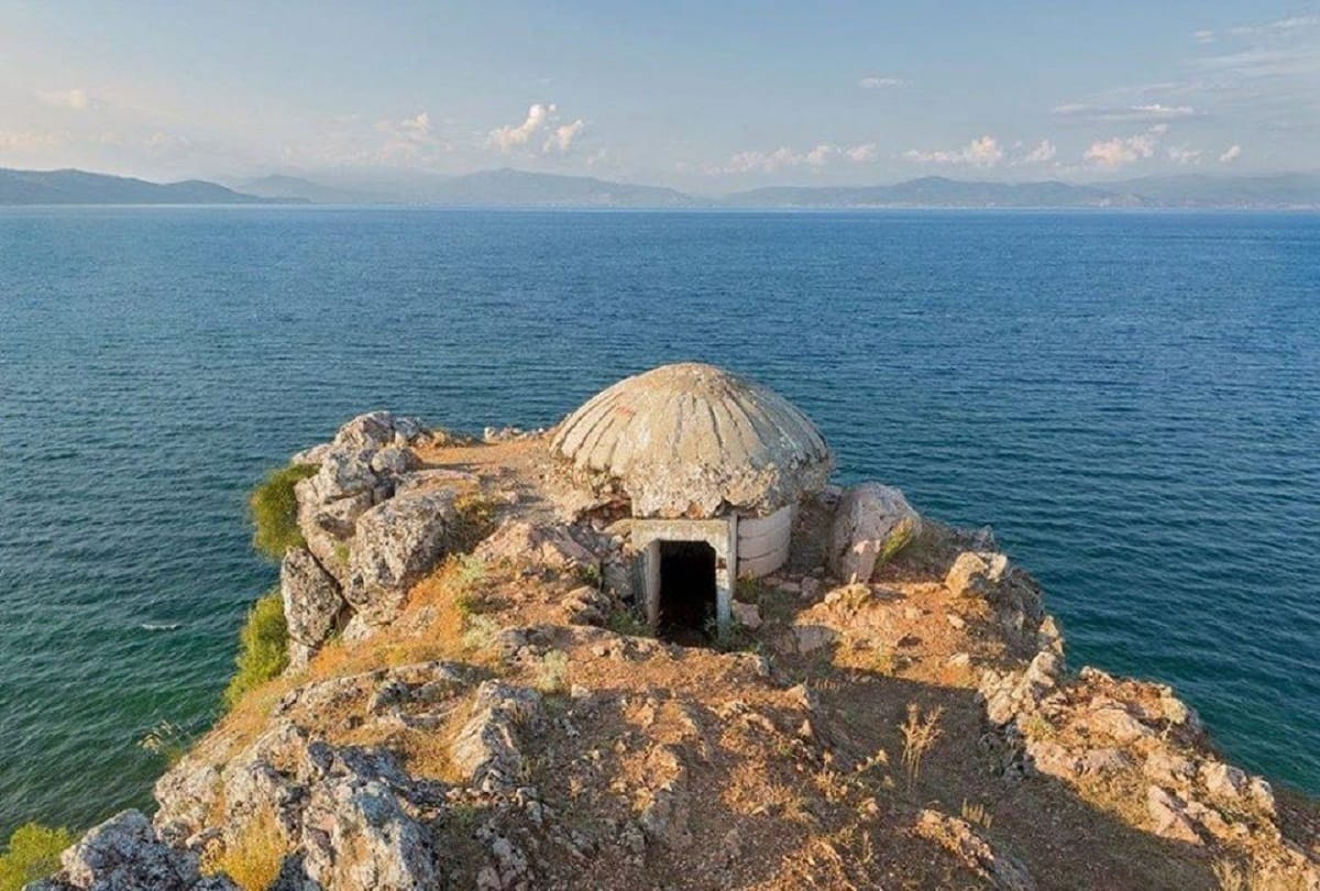 albania dictator enver hoxha who built 13 thousand bunkers in his country