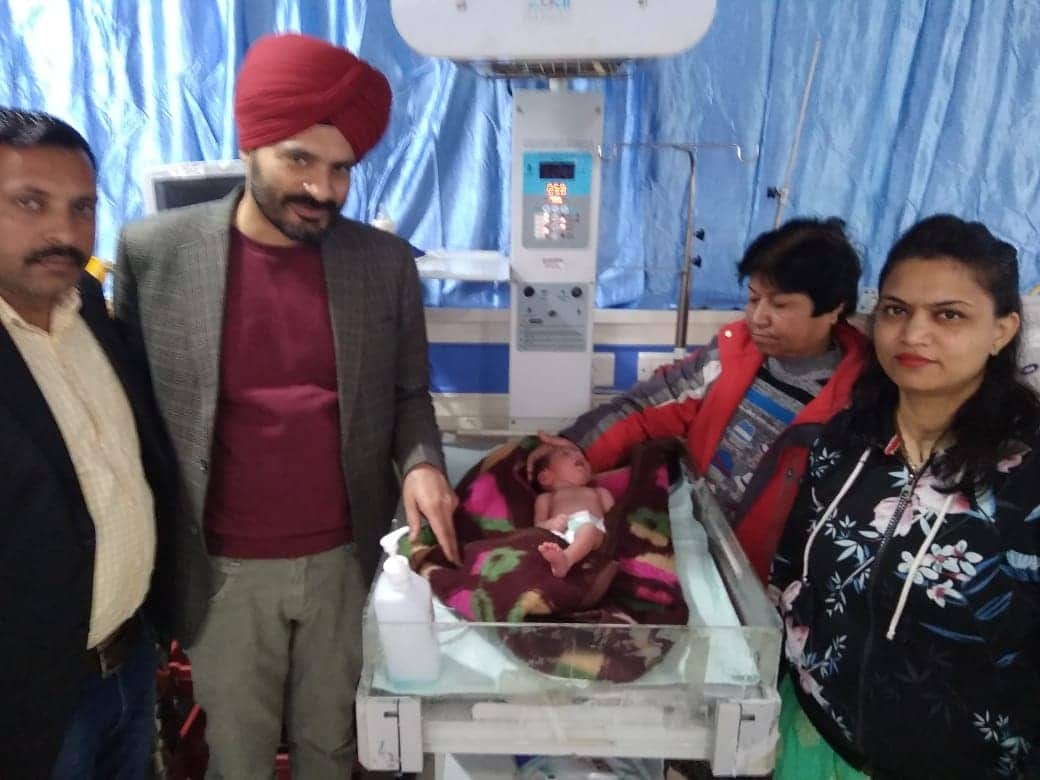 Rudrapur: Newborn baby girl found at railway station