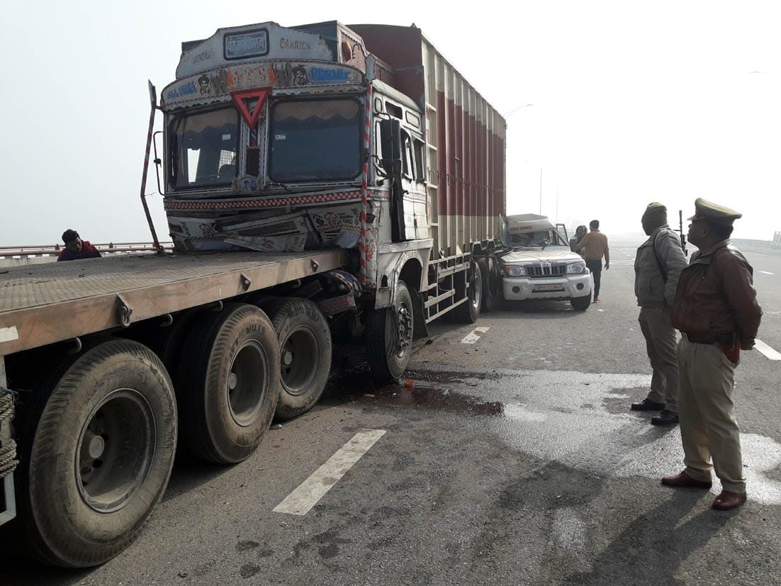 More than 20 vehicles collided on expressway, 40 injured