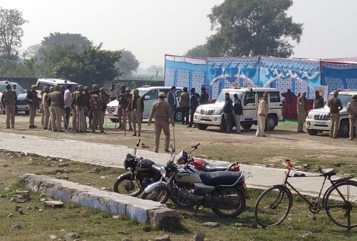Noida airport jewar airport stone pelting on police and sdm gone for land acquisition
