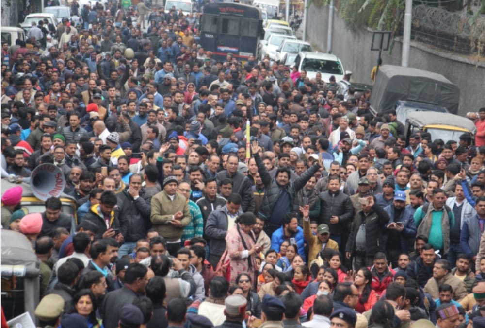 Huge Crowd in Uttarakhand Officer Employees Union protest during Sachivalay march