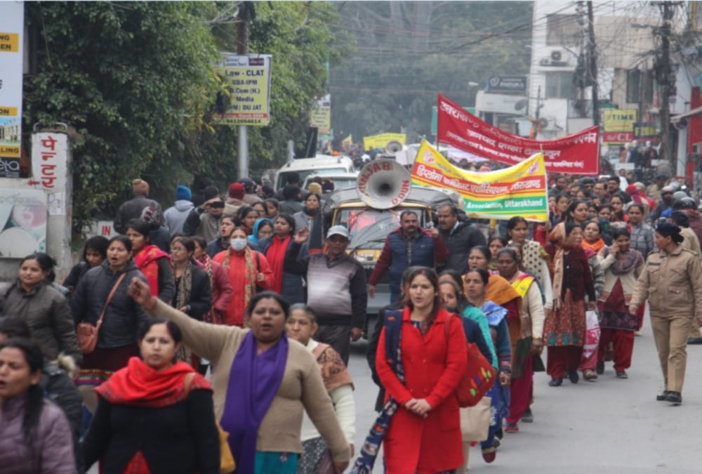 Huge Crowd in Uttarakhand Officer Employees Union protest during Sachivalay march