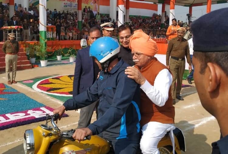 Haryana CM Manohar Lal in different style on republic day 2020