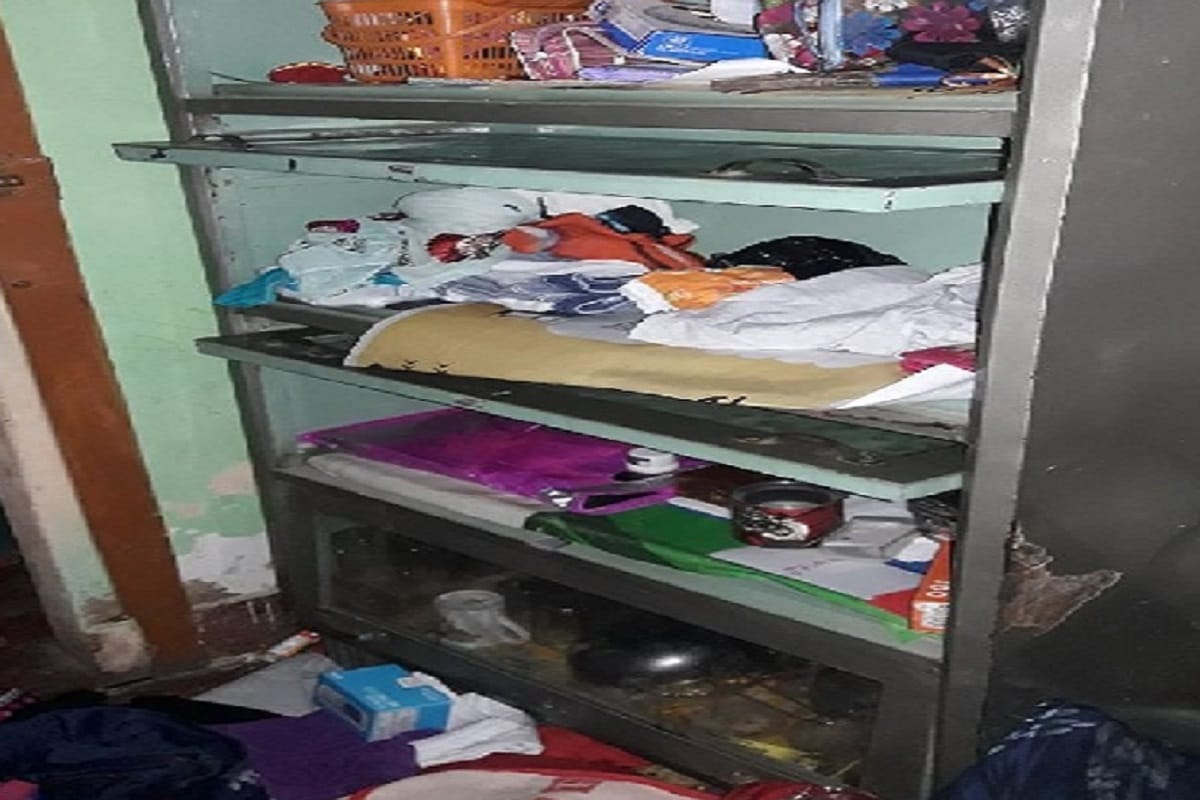 Meerut, Miscreants have looted in two houses in phaphunda village before marriage