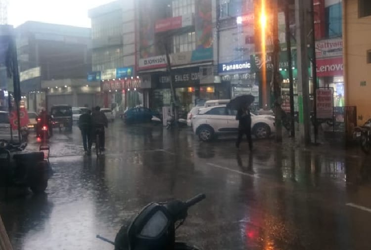 Weather update: Rain in various areas of Punjab