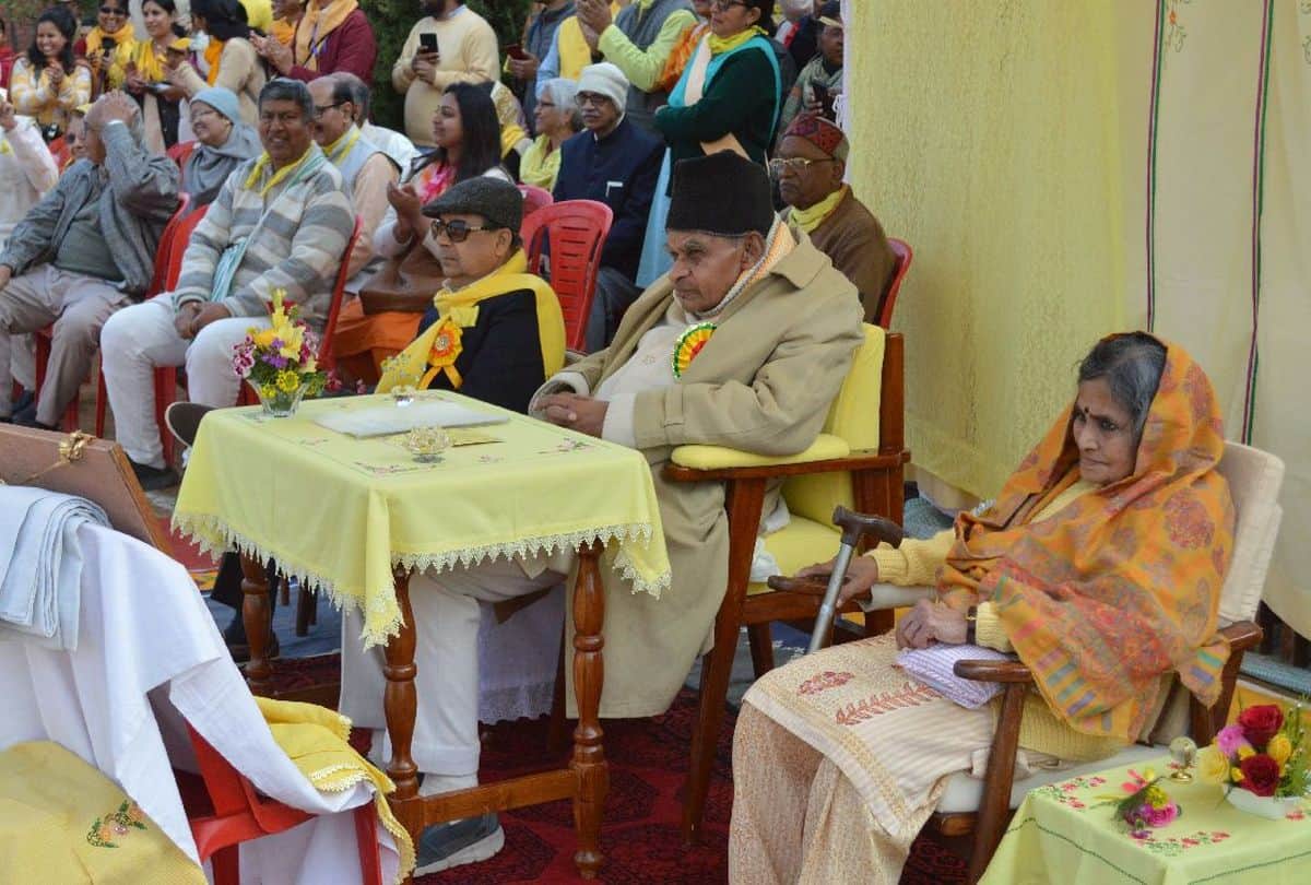 Vasant Mahotsava start In Dayalbagh Agra