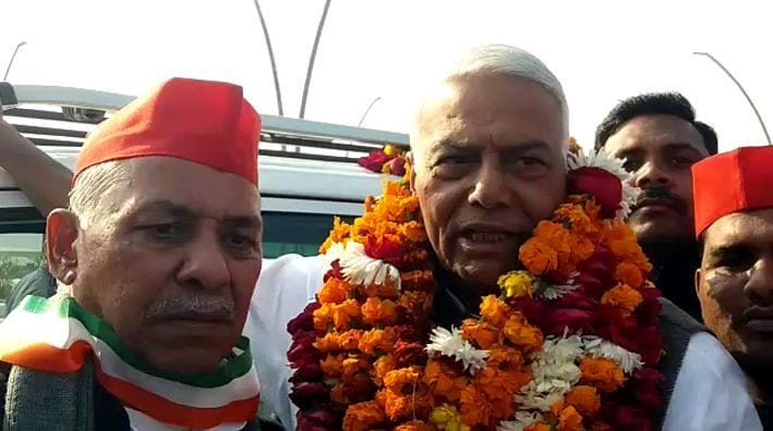 kisaanon ka dhyaan bhatakaane ke lie bekaar ka kaanoon laee hai bhaajapa