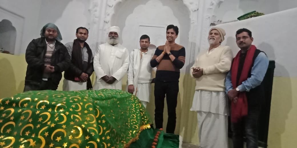 Kumar viswas comes in kabirchaura