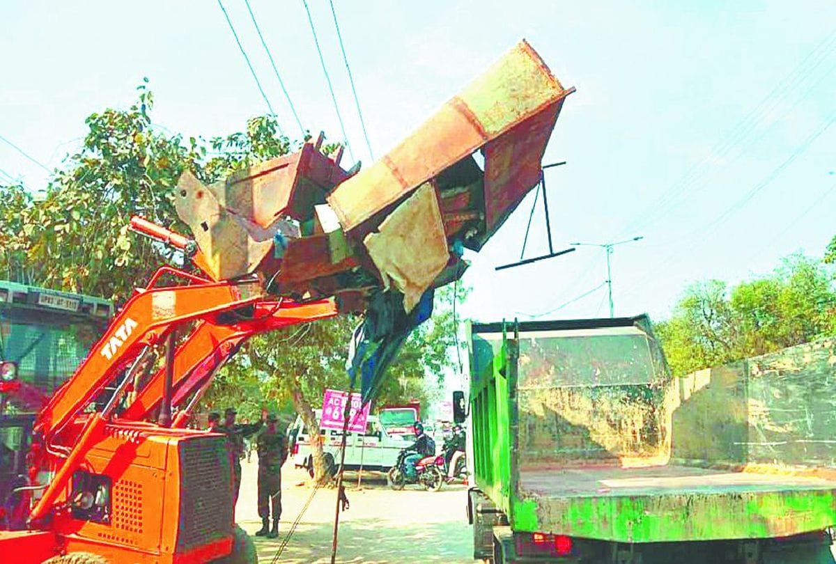 Illegal construction demolished in agra