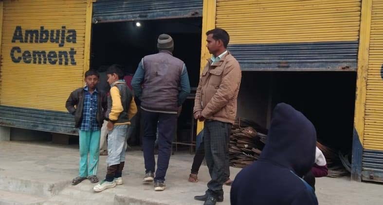 Millions stolen after breaking shutter of four shops, resentment among traders