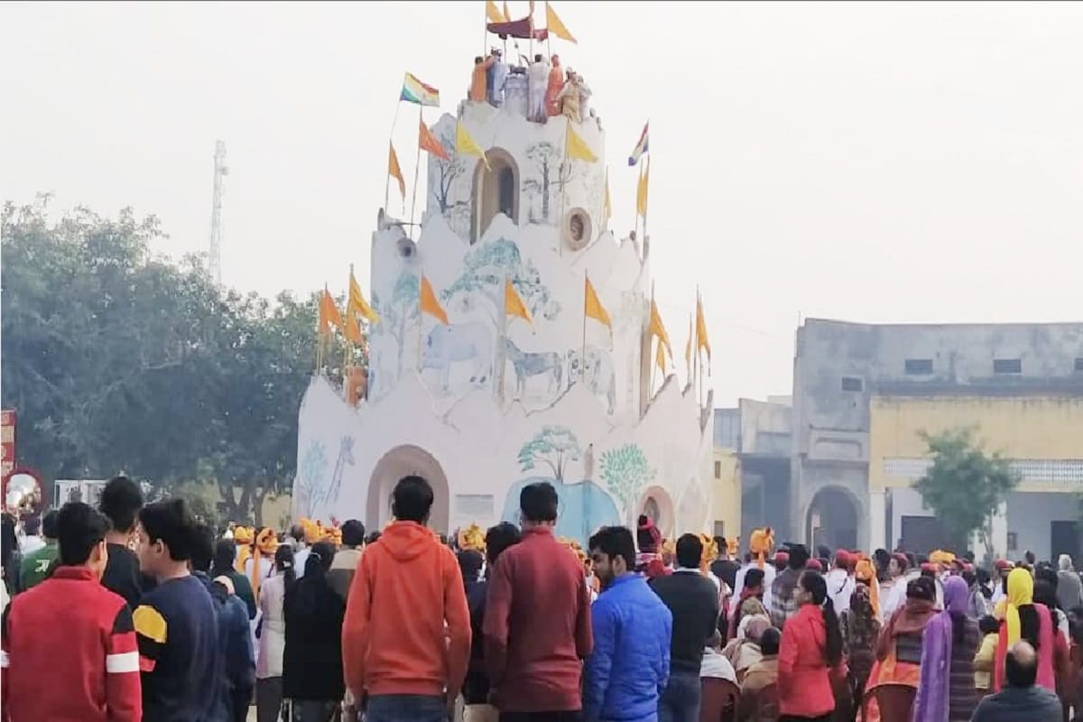 Panchkalyanak Pratishtha Mahotsav is third day in Baraut of Baghpat and see photos