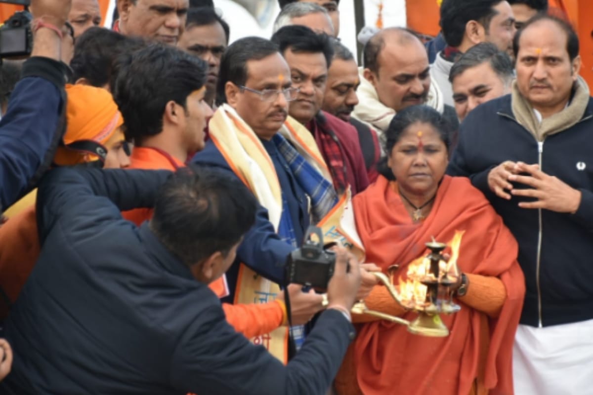 Ganga yatra in pictures, Deputy Cm dinesh sharma worship at ganga ghat makhdumpur