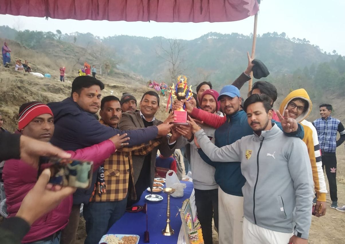 Ranikhet's team won the final of Jai Golu Cricket Competition