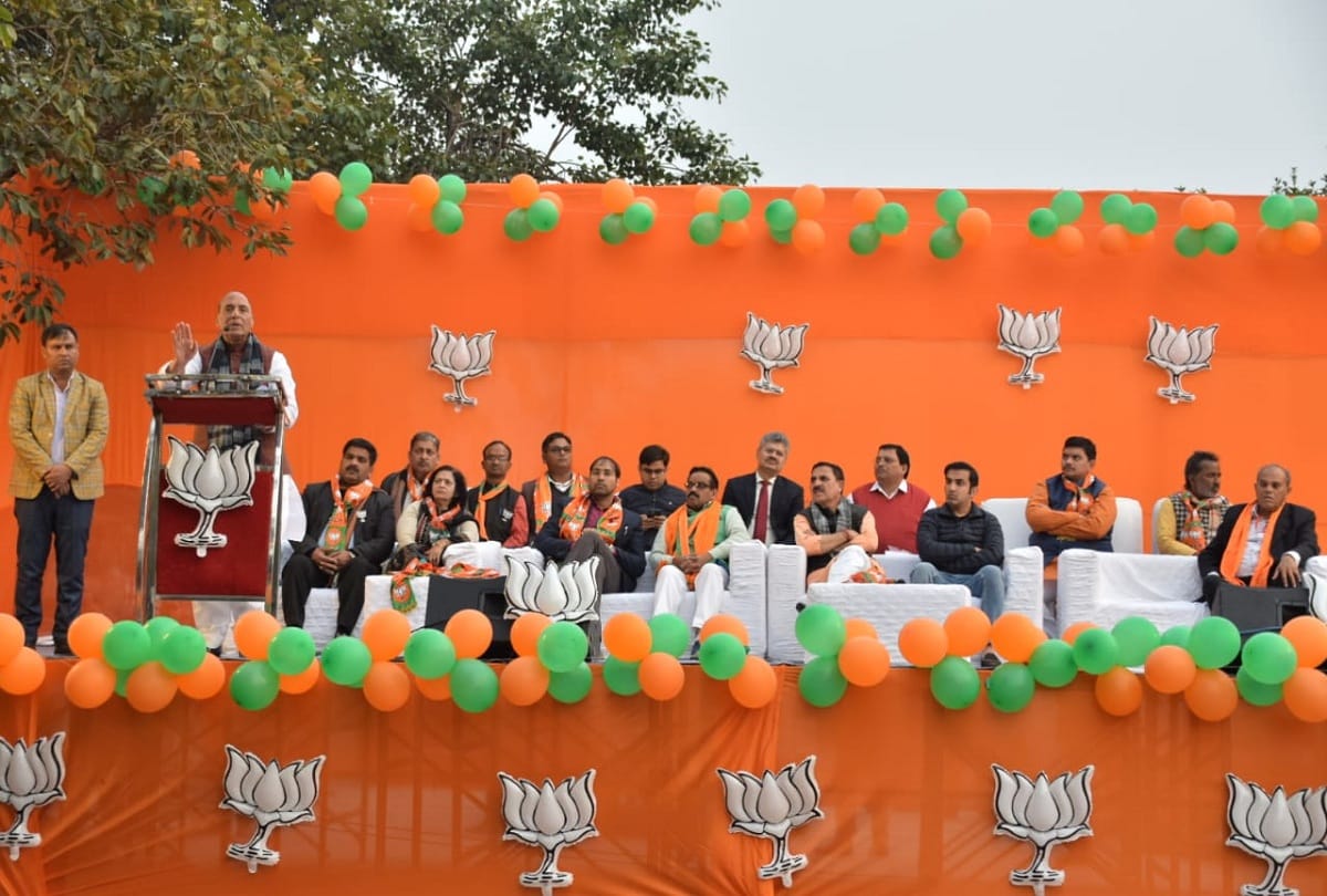Delhi Assembly elections 2020 AAP kondli MLA Manoj Kumar joins BJP