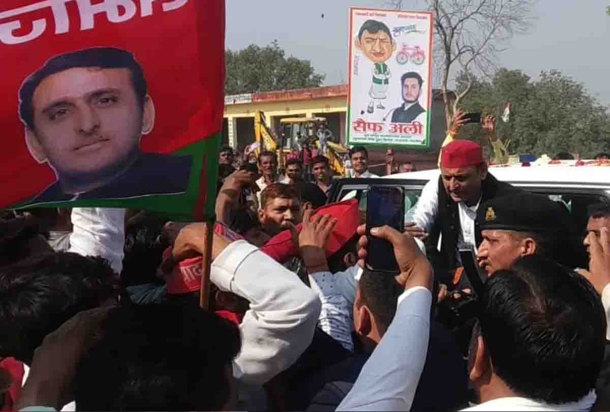 People are eager to meet Akhilesh Yadav