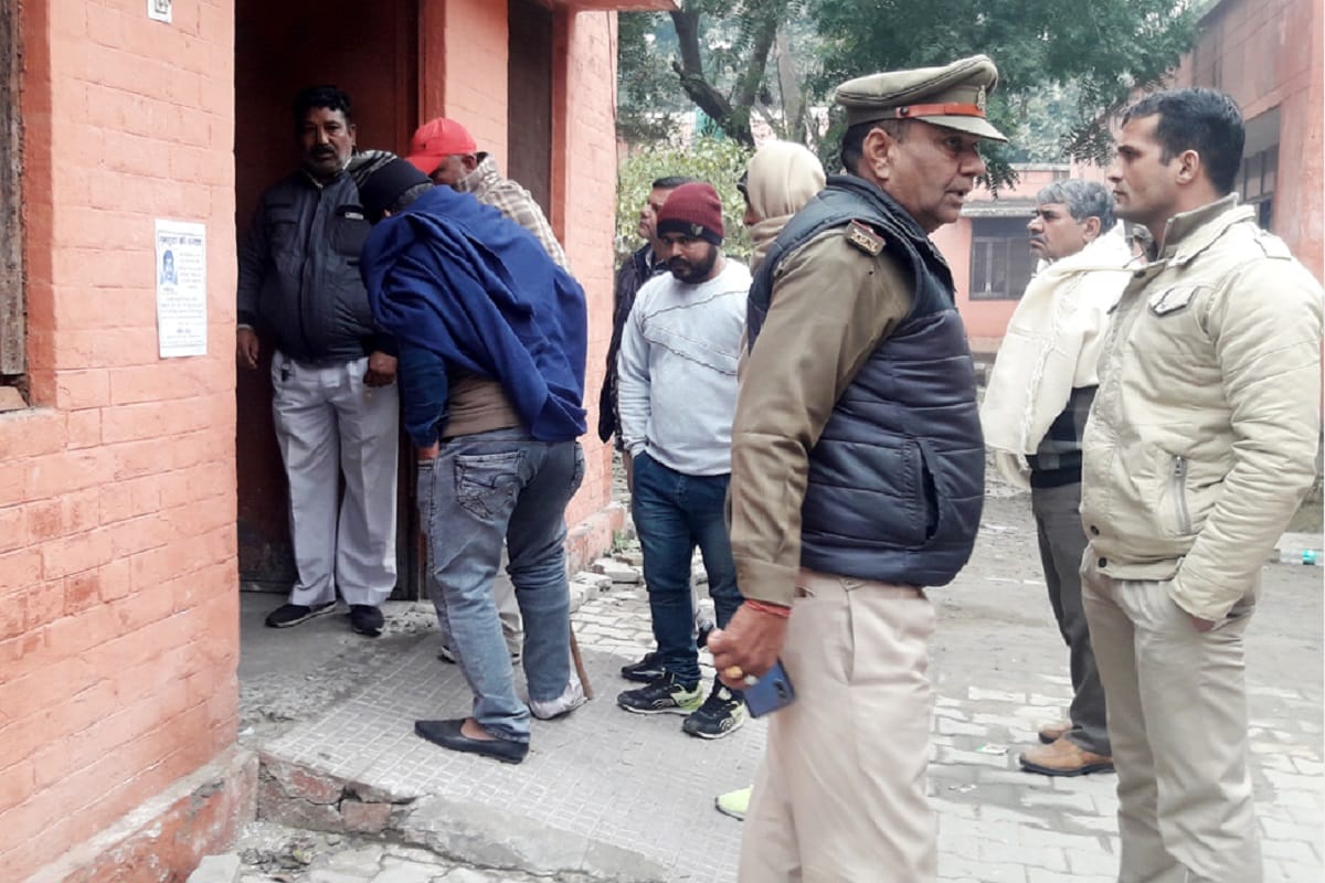 A young man committed suicide by hanging in police line at Saharanpur city