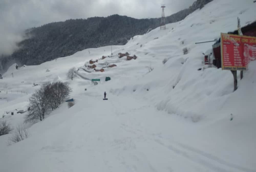 Snow covered Auli beautiful visuals before national skiing championships 2020