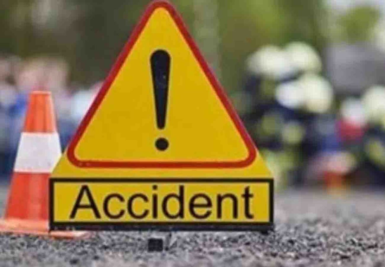 two people died, road accident in fatehpur