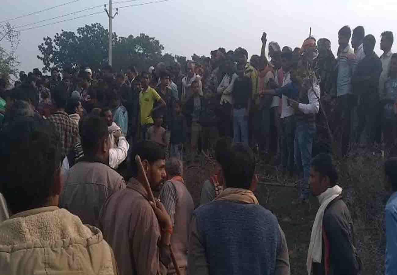 road accident in banda, more than 40 people injured