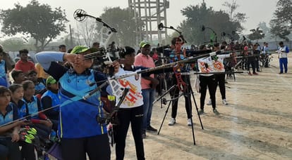 In archery, daughter of this illiterate leader of Jharkhand, with her talent, put an accurate guide